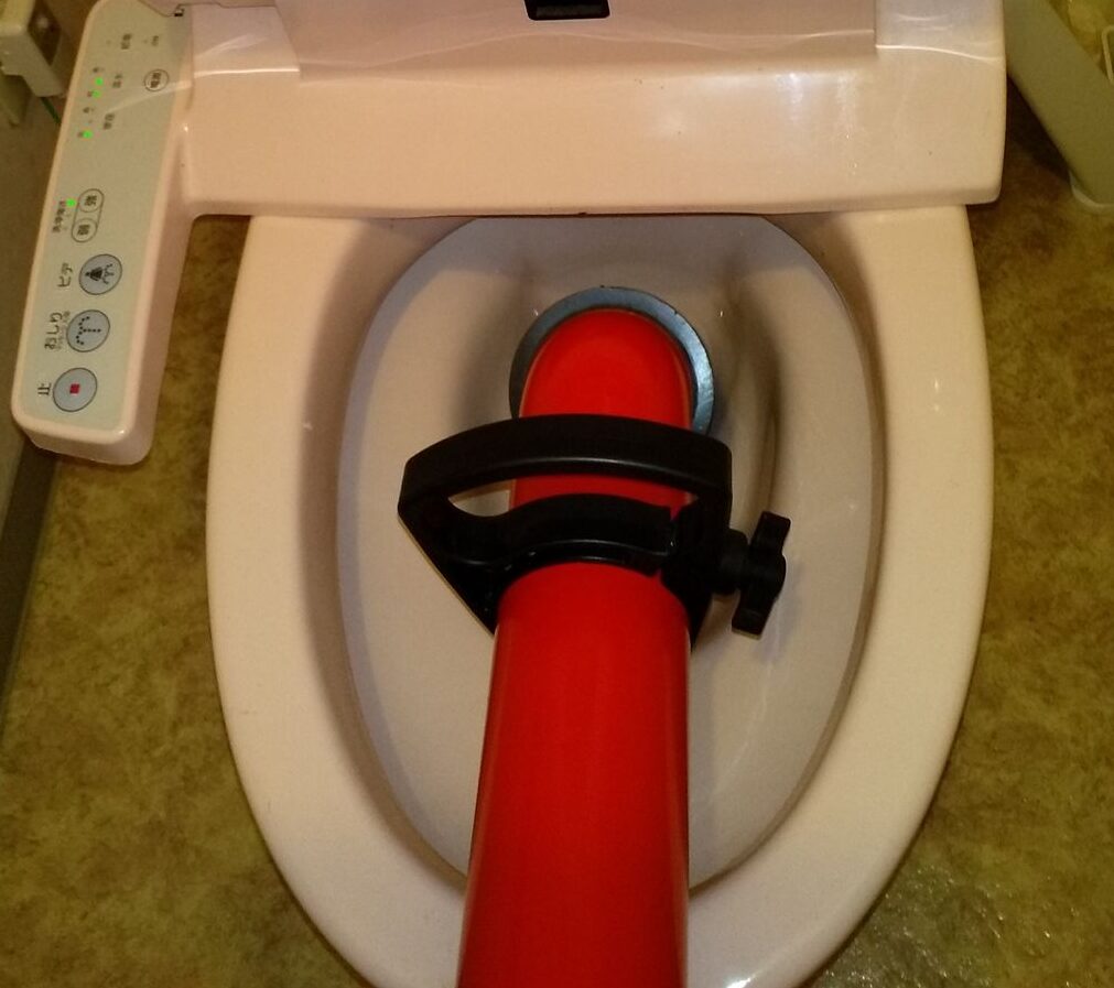 名古屋市南区 トイレづまり ローポンプで解消せずトーラー機使用｜名古屋市のトイレや洗面所、台所、お風呂のつまり